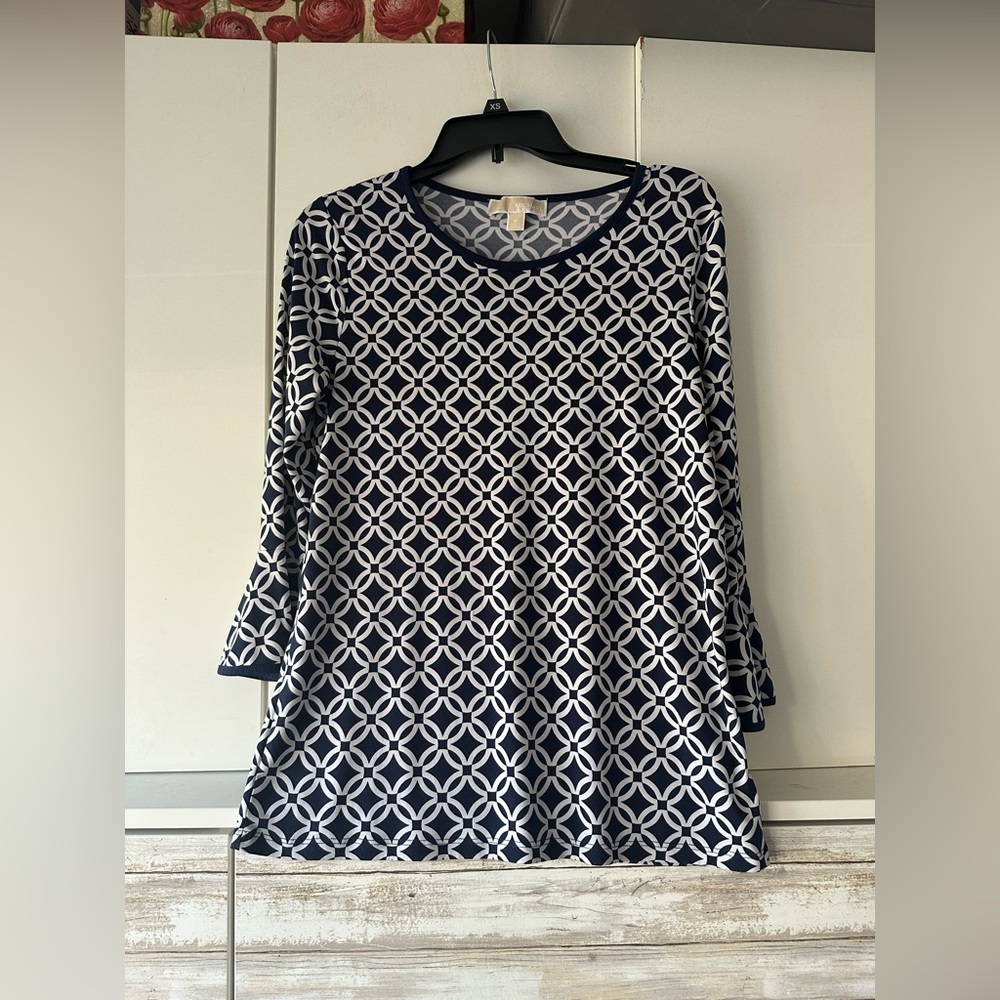 ๐ต๐ค Michael Kors Navy White Geometric Bell Sleeve Top Size M